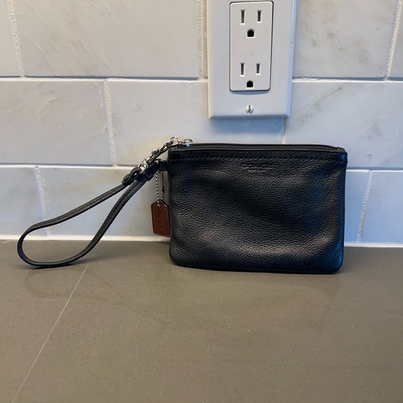 Coach Wristlet F51763 - Picture 4 of 8